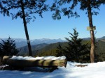 スカリ山頂（435m）より武甲山方面を眺める_20110216