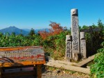 会津駒ケ岳山頂・・・背後には燧ヶ岳、至仏山が見えます