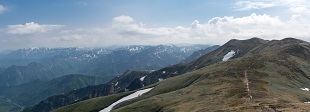 谷川連峰ｊと巻機山方面の展望＠平標山
