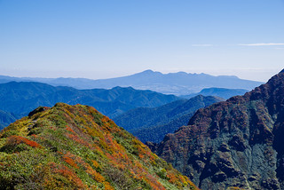武能岳の紅葉と赤城山