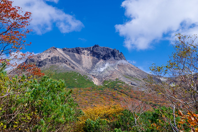 茶臼岳と姥ヶ平の紅葉の絶景＠ひょうたん池分岐付近