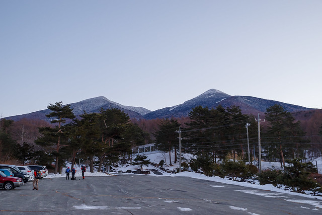 編笠山と西岳＠富士見高原・登山者用駐車場