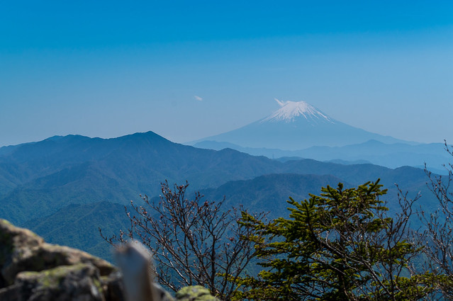 大菩薩嶺と富士山＠西御殿岩