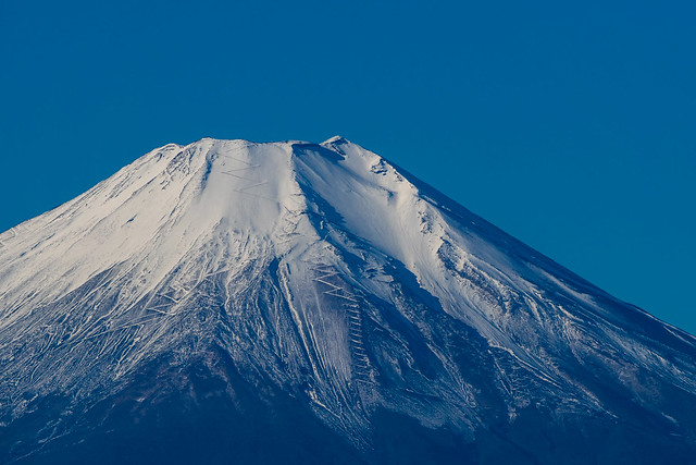 少し開けて・・・デッカイ富士山