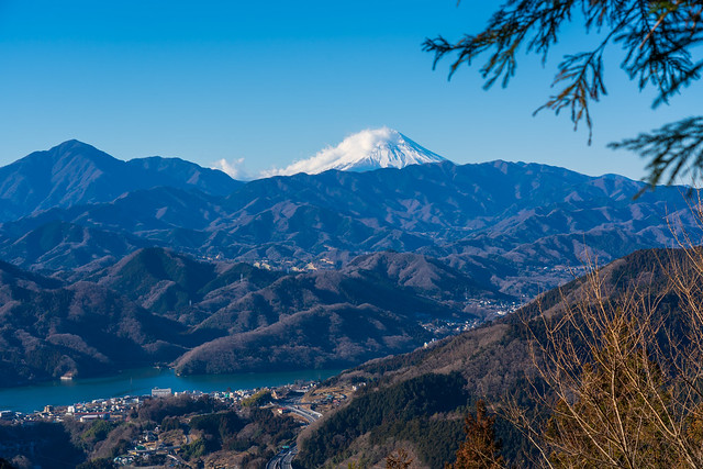 相模湖、中央道そして富士山＠小仏峠手前