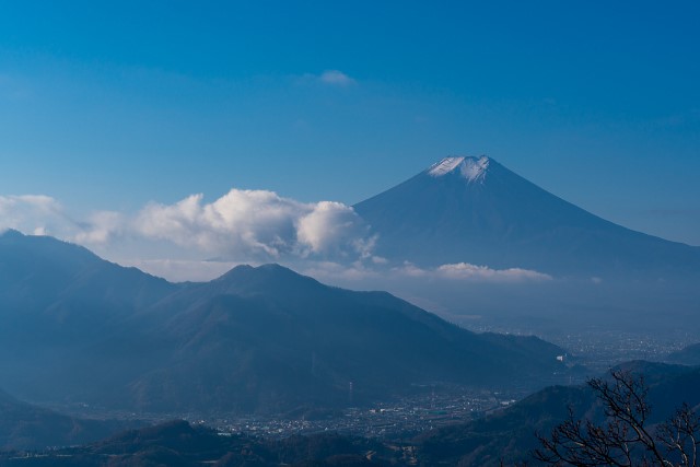少し霞みがかった富士山＠高川山