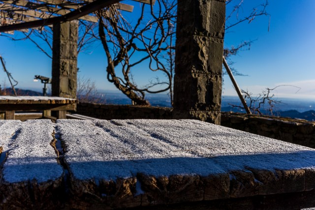 御岳山駅展望台・・・昨日は雪が降ったようです