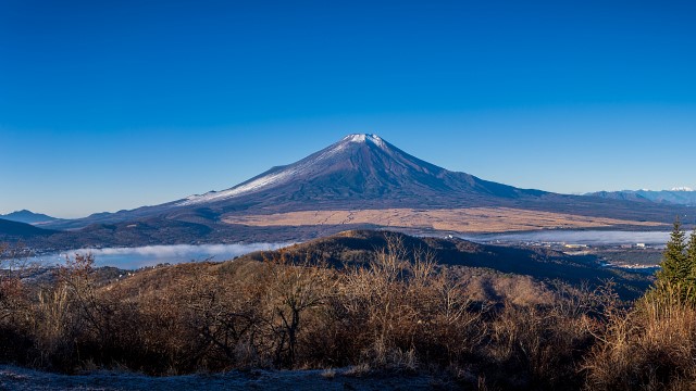 石割山から仰ぐ富士山