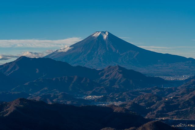 百蔵山から仰ぐ富士山その１