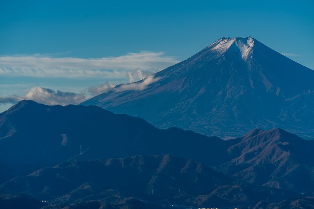 百蔵山から仰ぐ富士山その２