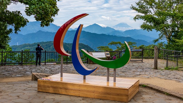 パラリンピックシンボルモニュメント＠高尾山
