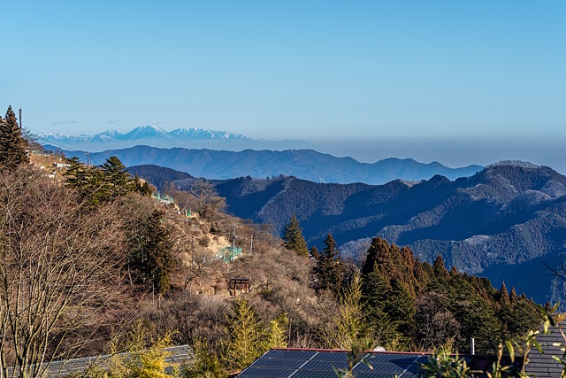 岩茸石山・関八州見晴台と遥か日光連山＠御岳山直下