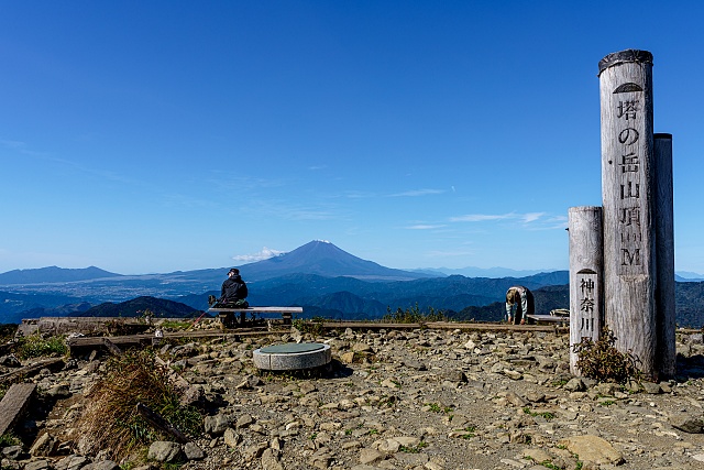 塔ノ岳山頂から富士山
